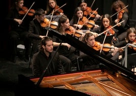 El concierto de Emin Kiourktchian y la Orquesta Joven de Córdoba, en imágenes