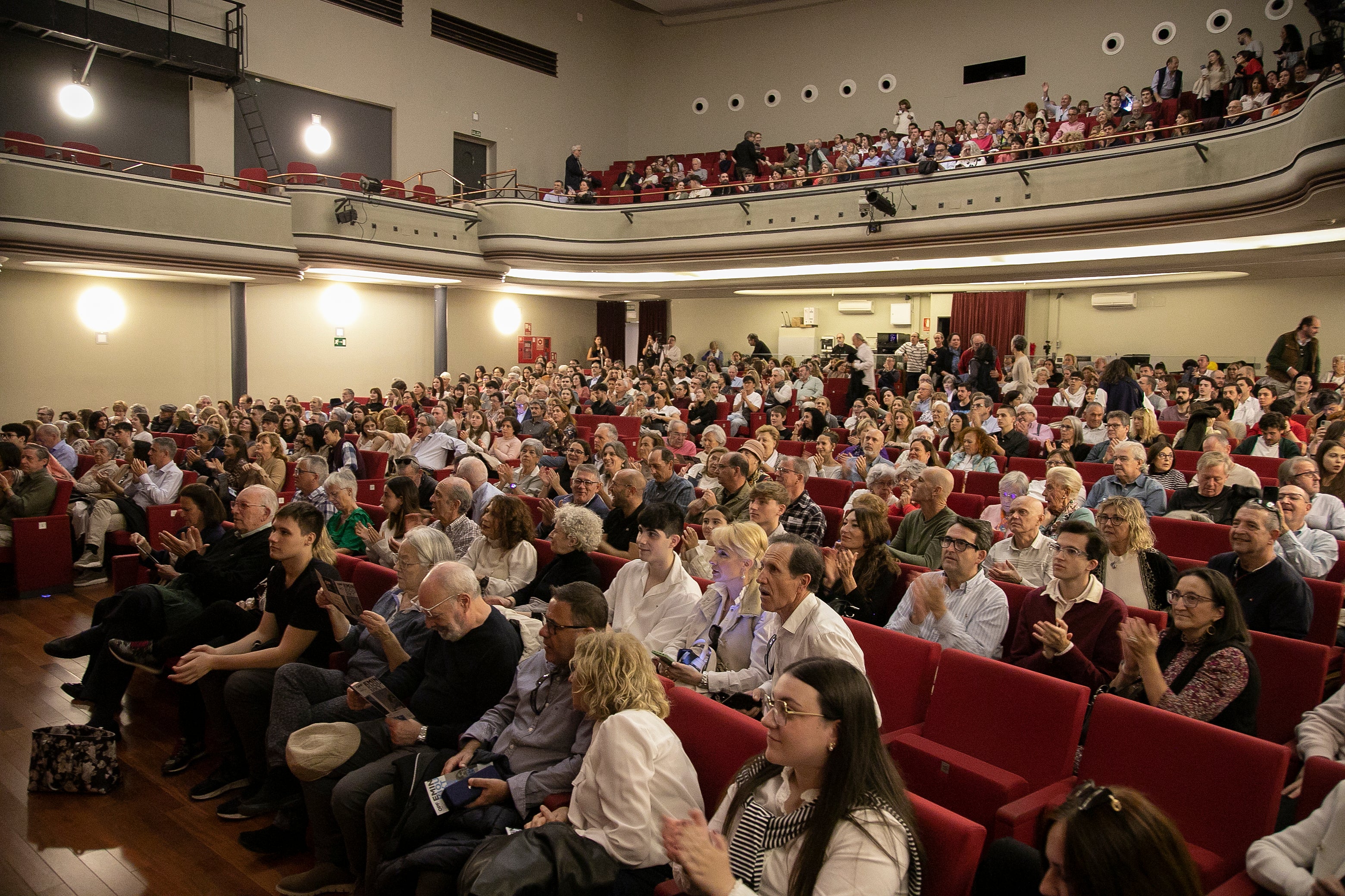 El concierto de Emin Kiourktchian y la Orquesta Joven de Córdoba, en imágenes