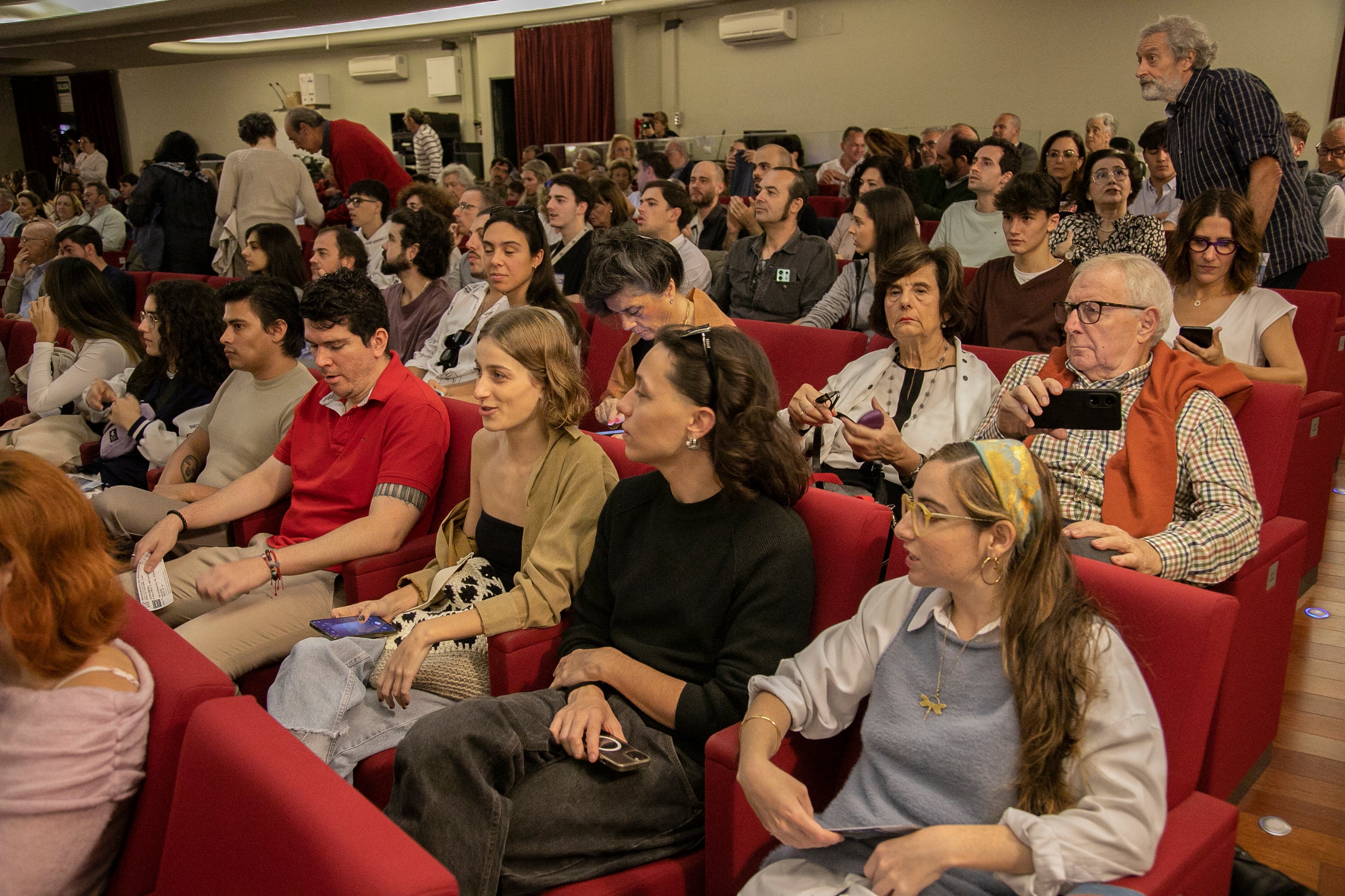 El concierto de Emin Kiourktchian y la Orquesta Joven de Córdoba, en imágenes