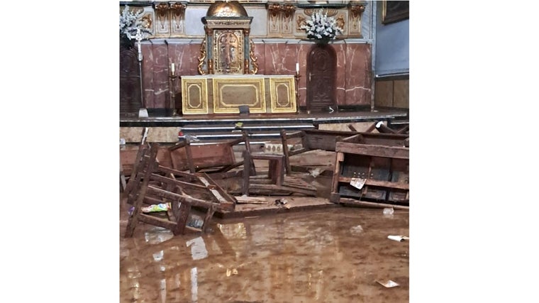 La Iglesia de San Jorge en Paiporta, inundada por el temporal