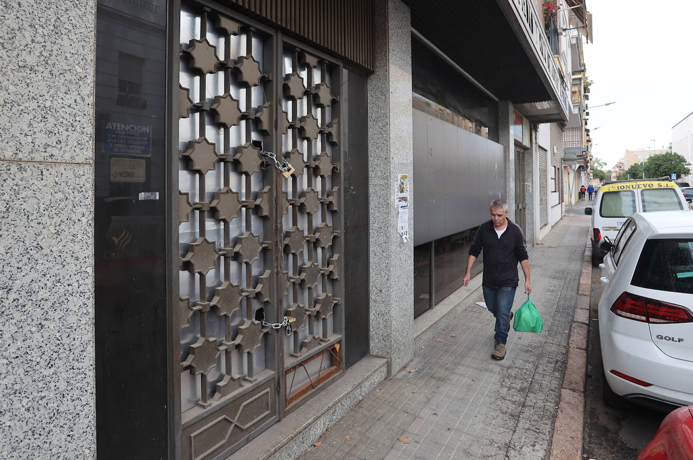 El deterioro del barrio de la Huerta de la Reina de Córdoba, en imágenes