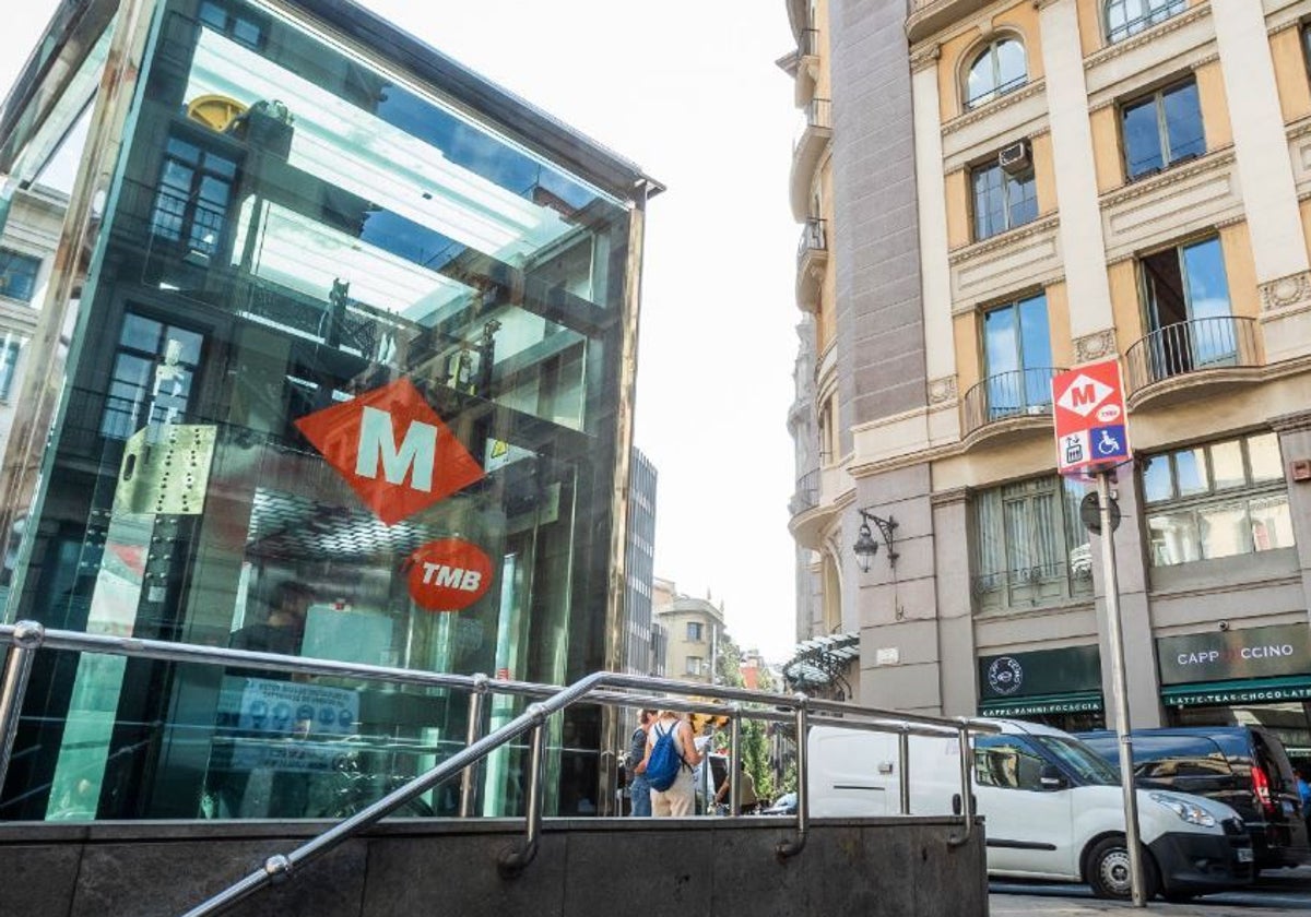 Acceso a una estación de la Línea 4 del Metro, en una imagen de archivo