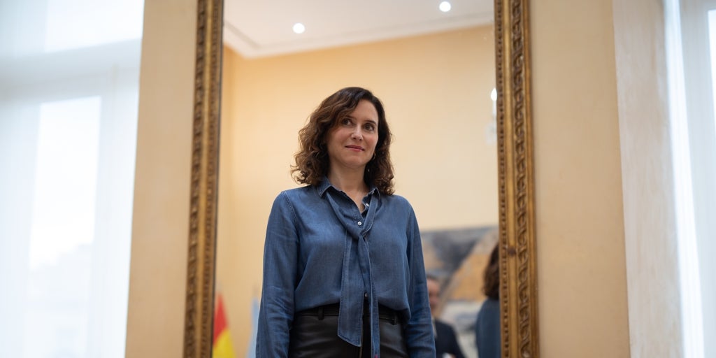 Ayuso, conmovida, incapaz de hacer declaraciones sobre la gestión de la DANA: «No puedo, lo siento»