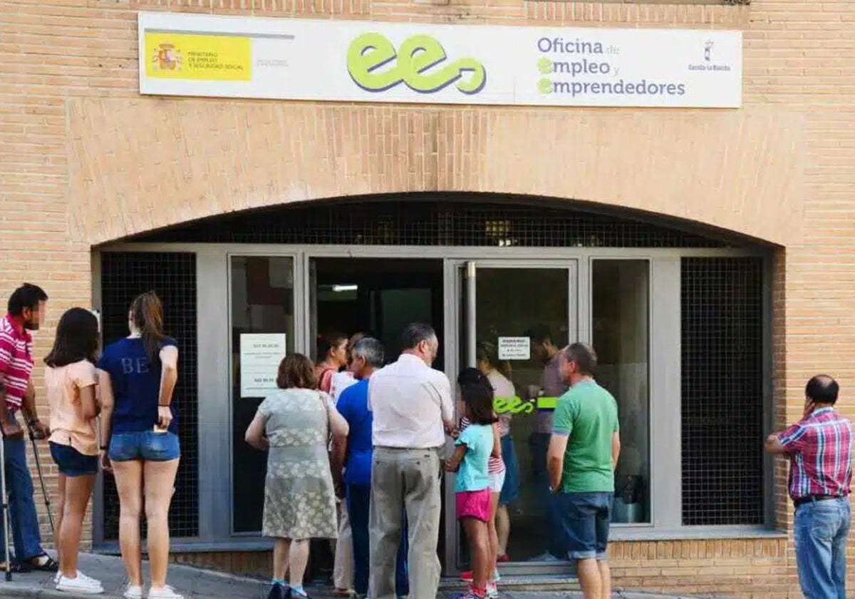 El paro aumenta en 3.859 personas en octubre en Castilla-La Mancha, con tres meses consecutivos de ascensos