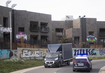 El capo de los okupas de los pisos de lujo ordenó una paliza a un joven que se negó a pagar