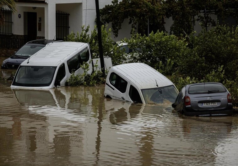 coches-inundacion-alora-kla-U6033189960061UC-758x531@diario_abc.JPG