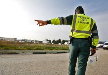 Detenido por circular a 212 km/h en una autovía, dar positivo en drogas y llevar a seis personas