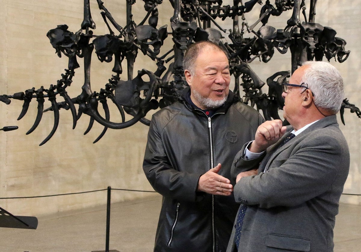 El consejero de Cultura, Turismo y Deporte inaugura la exposición 'Ai Weiwei. Don Quixote' en el Musac