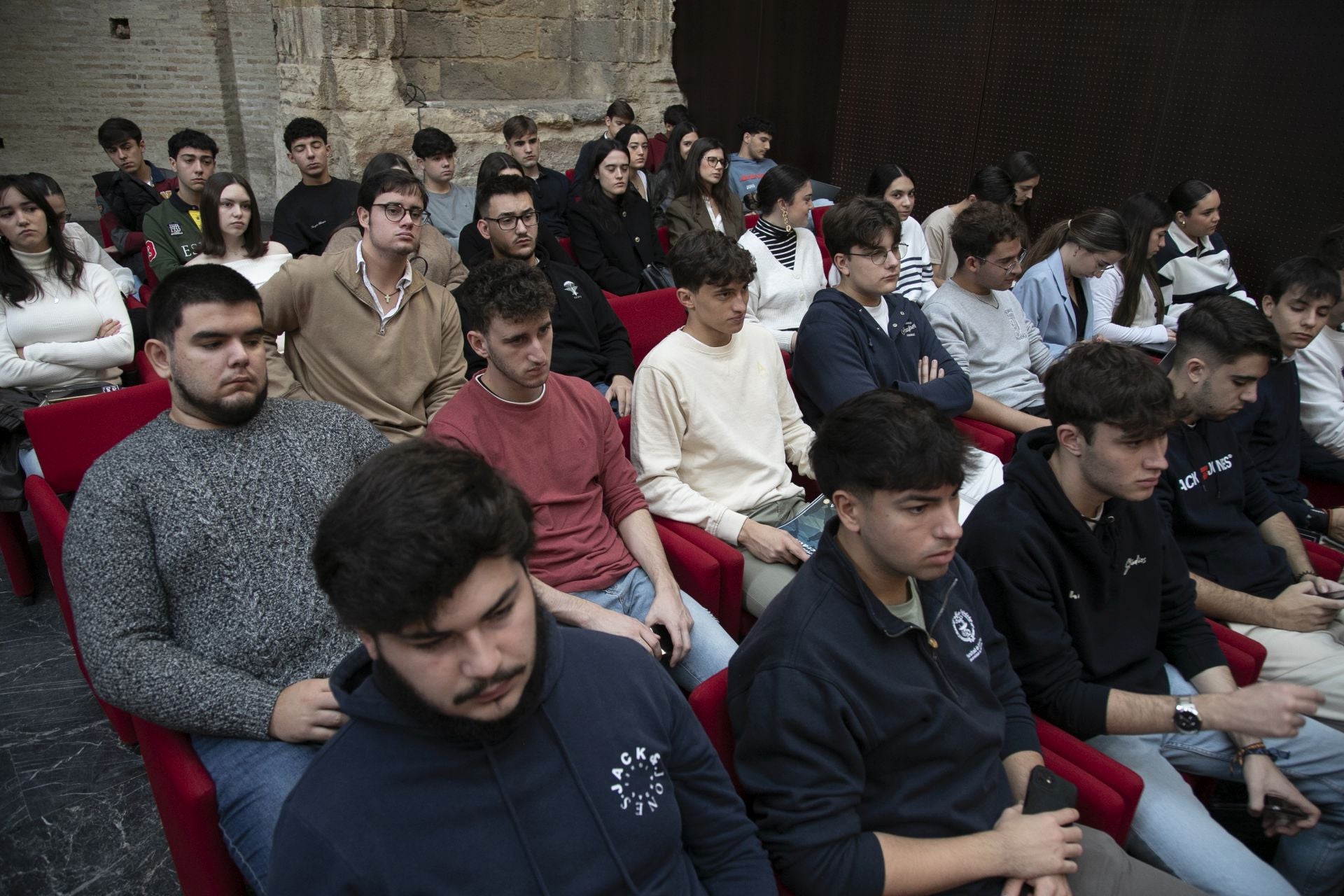 El coloquio sobre el consenso y la Constitución en Córdoba, en imágenes