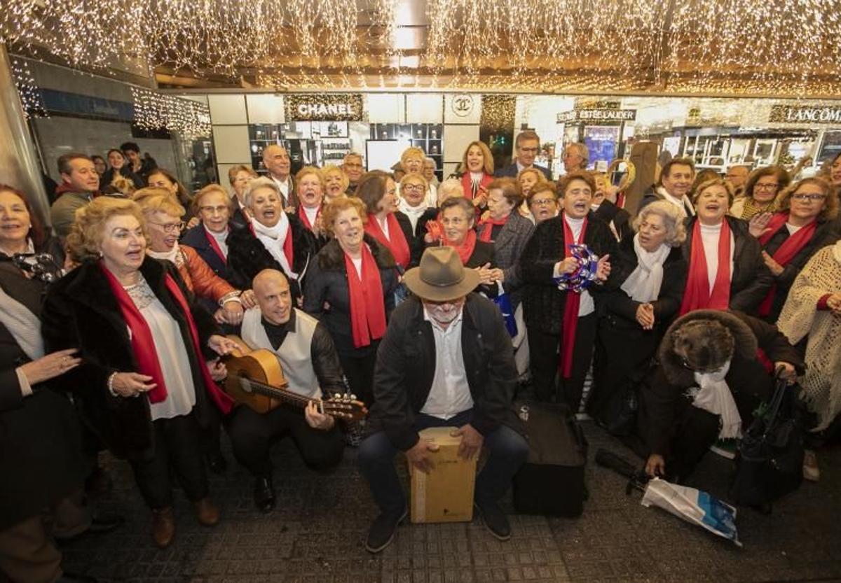 Coral cantando al la Navidad el año pasado