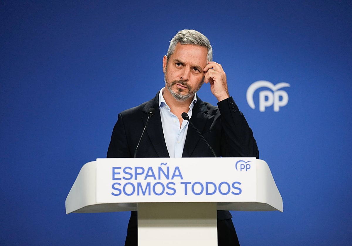 El vicesecretario de Economía del PP, Juan Bravo, este domingo en rueda de prensa