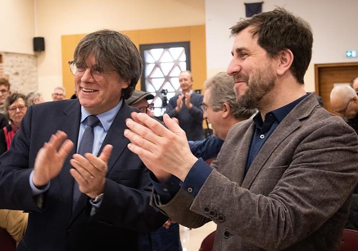 Carles Puigdemont y Toni Comín, en un acto del Consell de la República celebrado en mazro