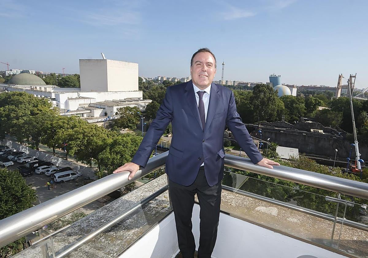 Gustavo Fuentes, en la azotea de Grupo ADM, productora audiovisual de la que es director general