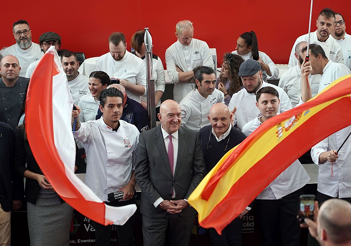 . El alcalde de Valladolid, Jesús Julio Carnero, participa en la inauguración del Concurso Nacional de Pinchos y Tapas 'Ciudad de Valladolid'