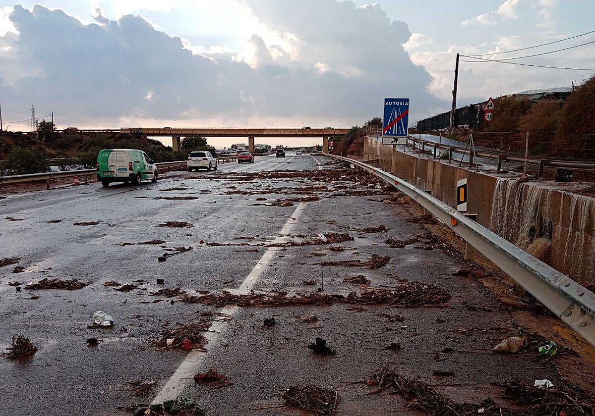 Estado de la autovía A7 a la altura de Balanegra en la provincia de Almería