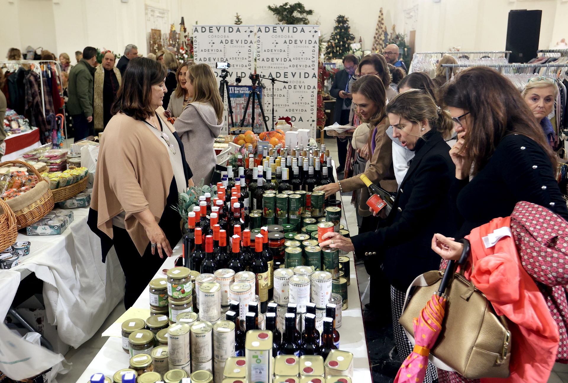 La inauguración del XV Baratillo de Adevida en Córdoba, en imágenes