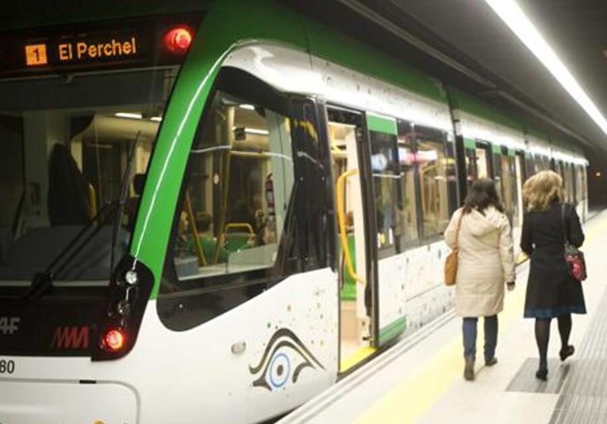 El Metro de Málaga suspende la línea 2 por la alerta roja