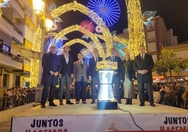 Puente Genil enciende la Navidad en España con un emotivo homenaje a las víctimas de la DANA en Valencia