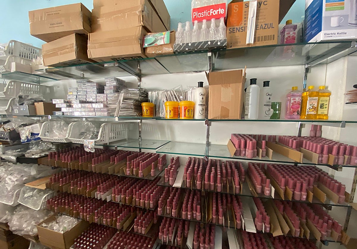 Parte de los cosméticos incautados