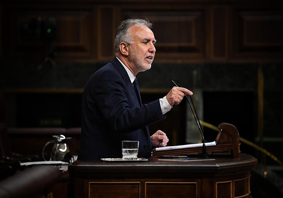 El expresidente de Canarias y hoy ministro de Política Territorial, Víctor Ángel Torres