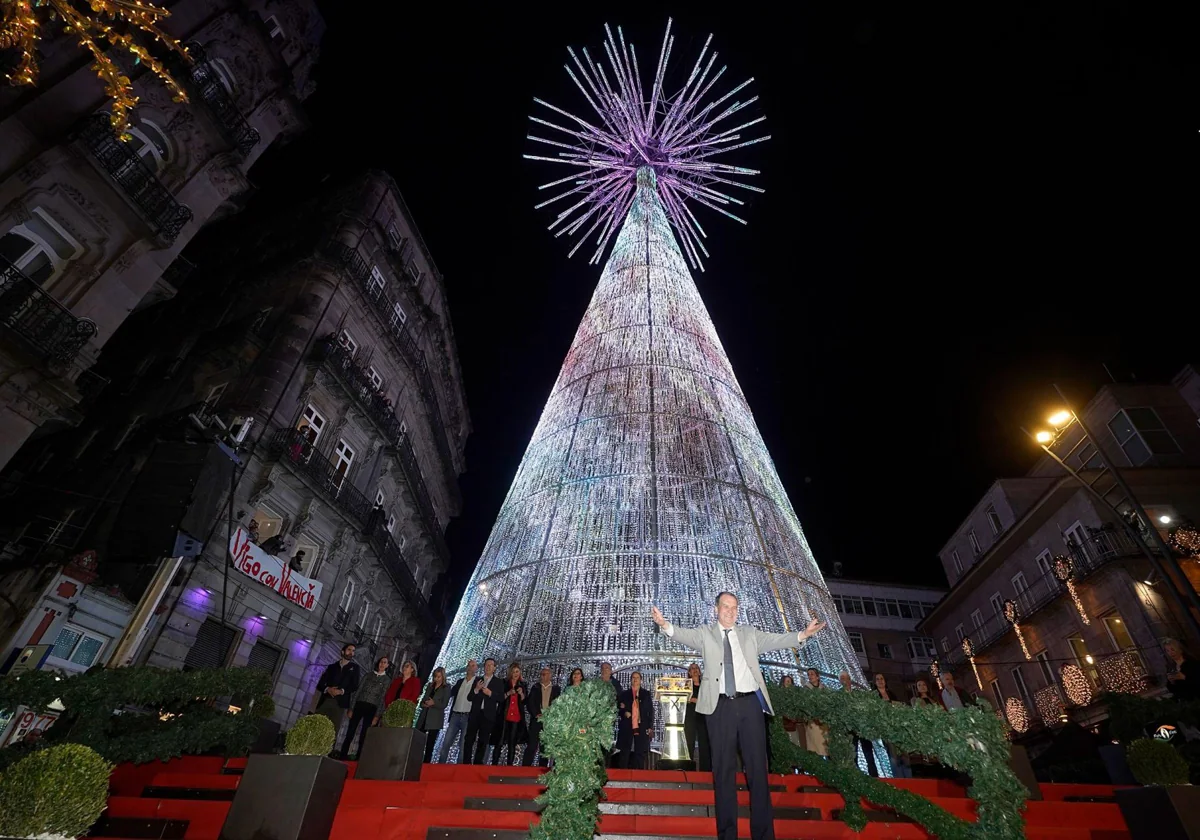 Caballero, el sábado, durante la inauguración de las fiestas de Navidad en Vigo