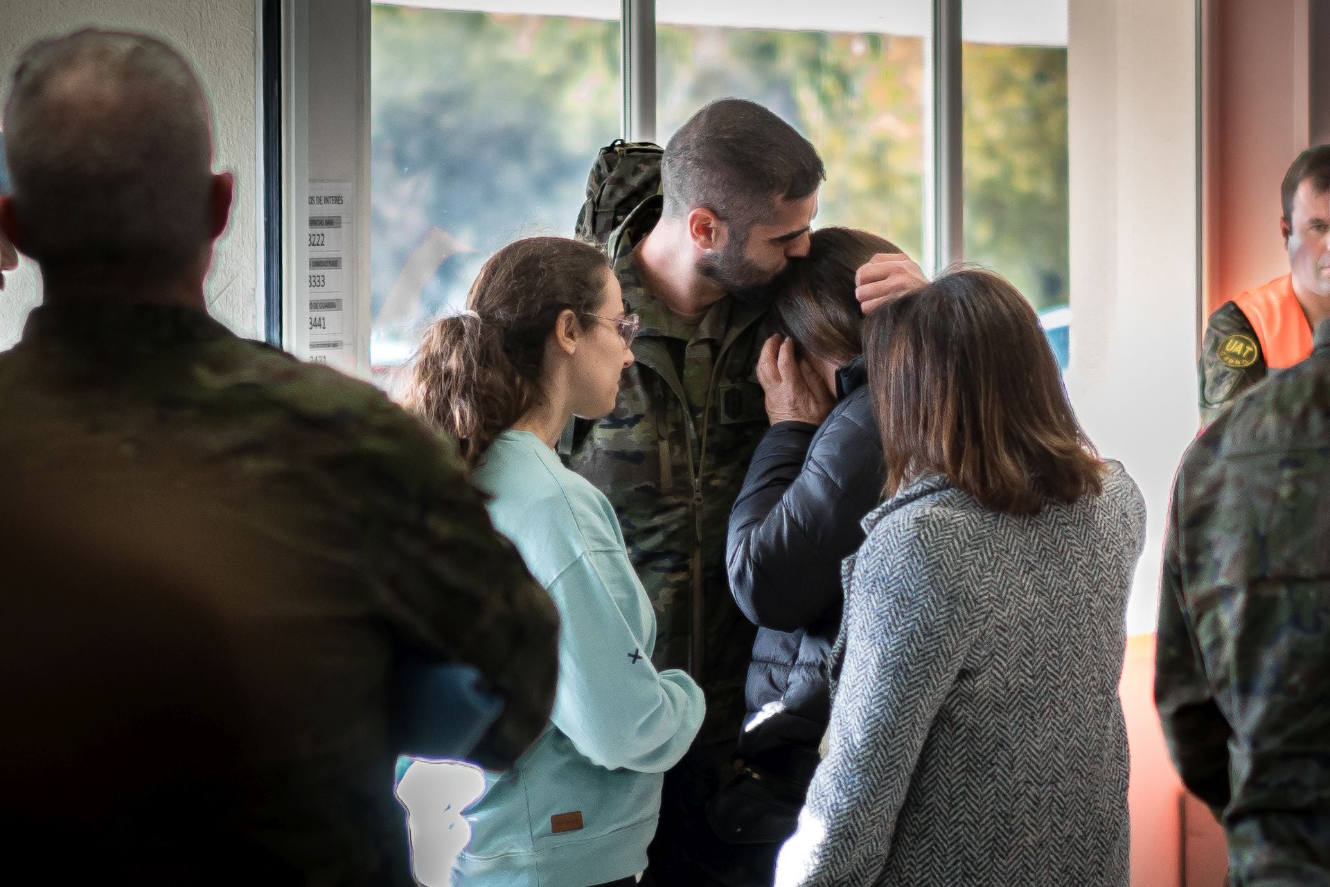 La despedida de la ministra de Defensa a la Brigada de Cerro Muriano, en imágenes