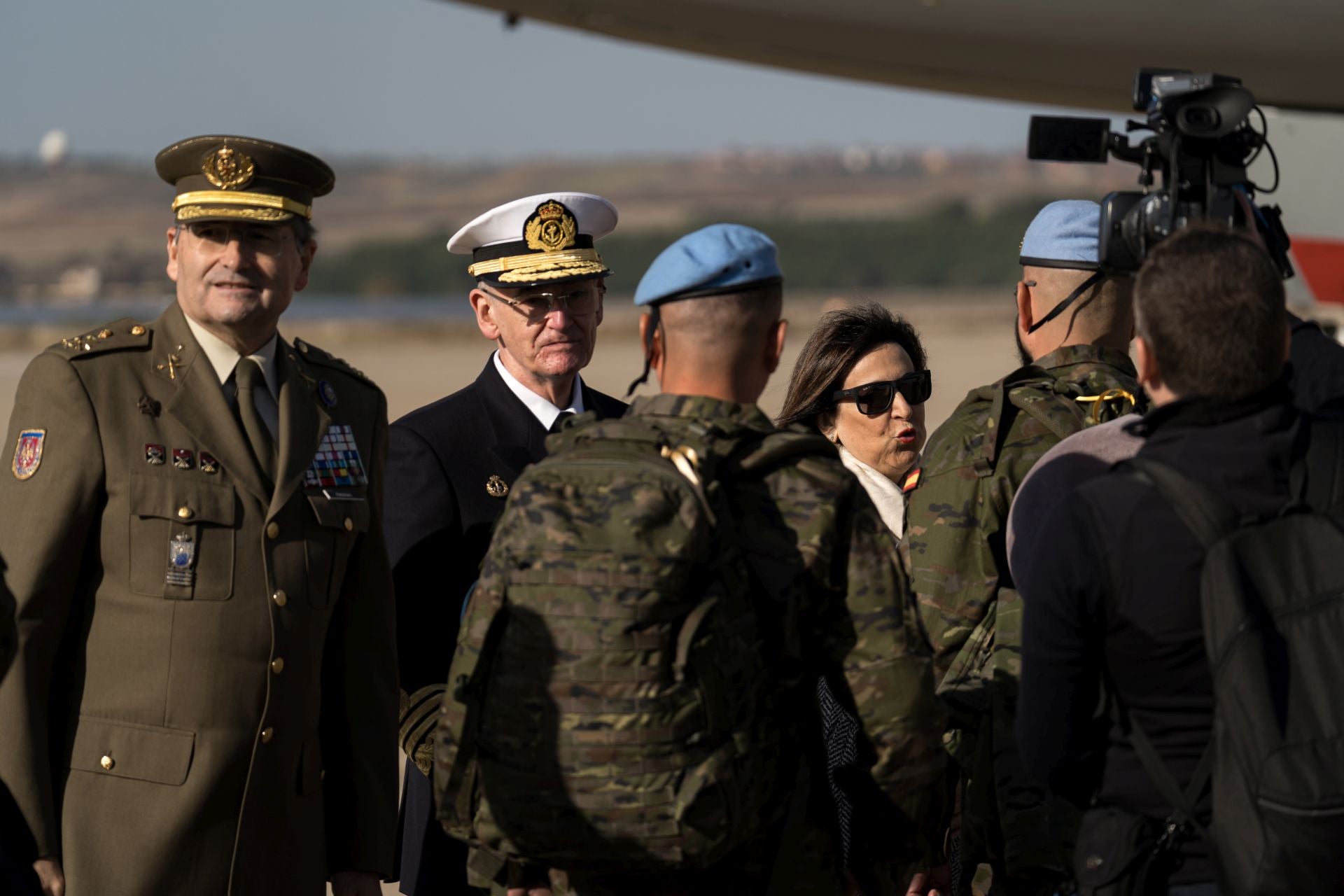 La despedida de la ministra de Defensa a la Brigada de Cerro Muriano, en imágenes