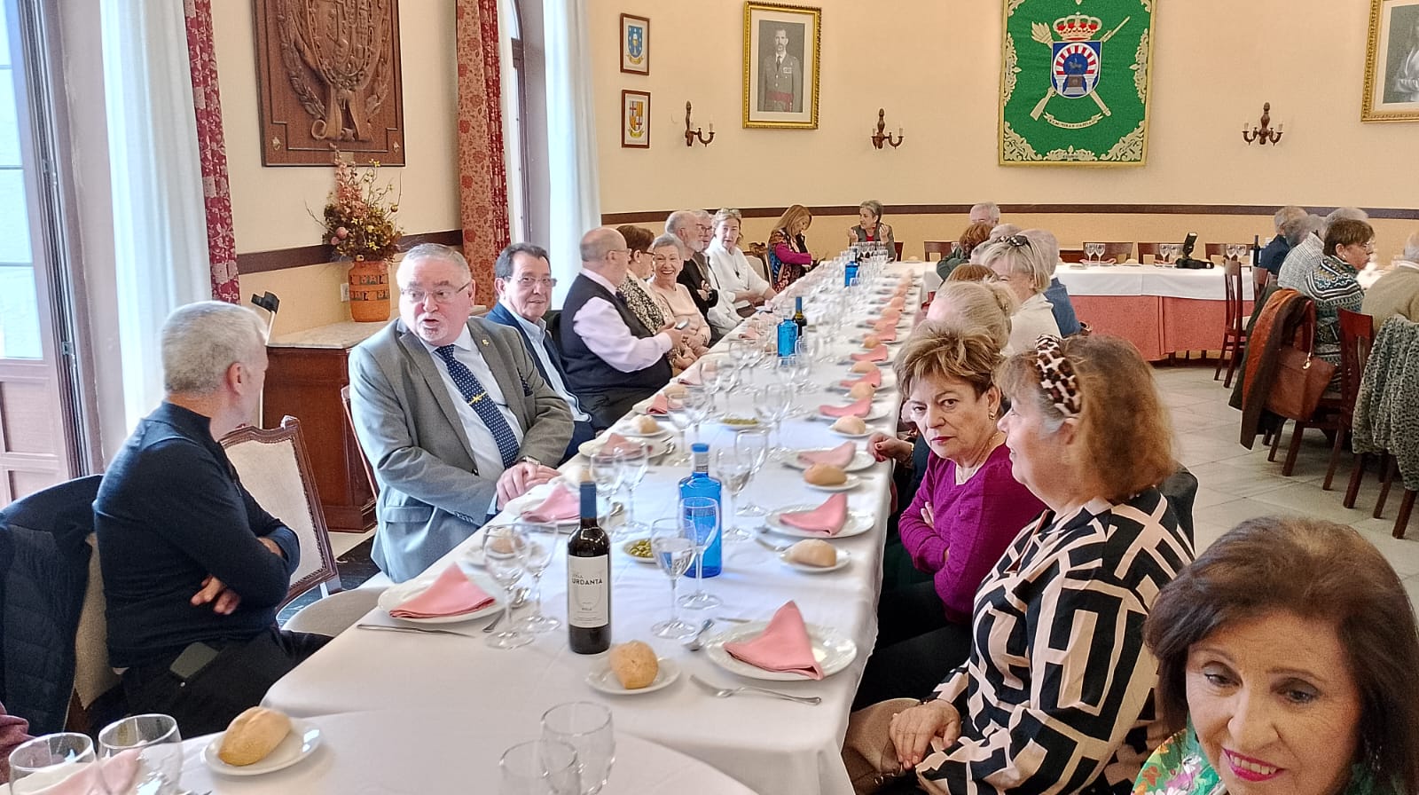 El homenaje a las parejas de los guardias civiles retirados en Córdoba, en imágenes