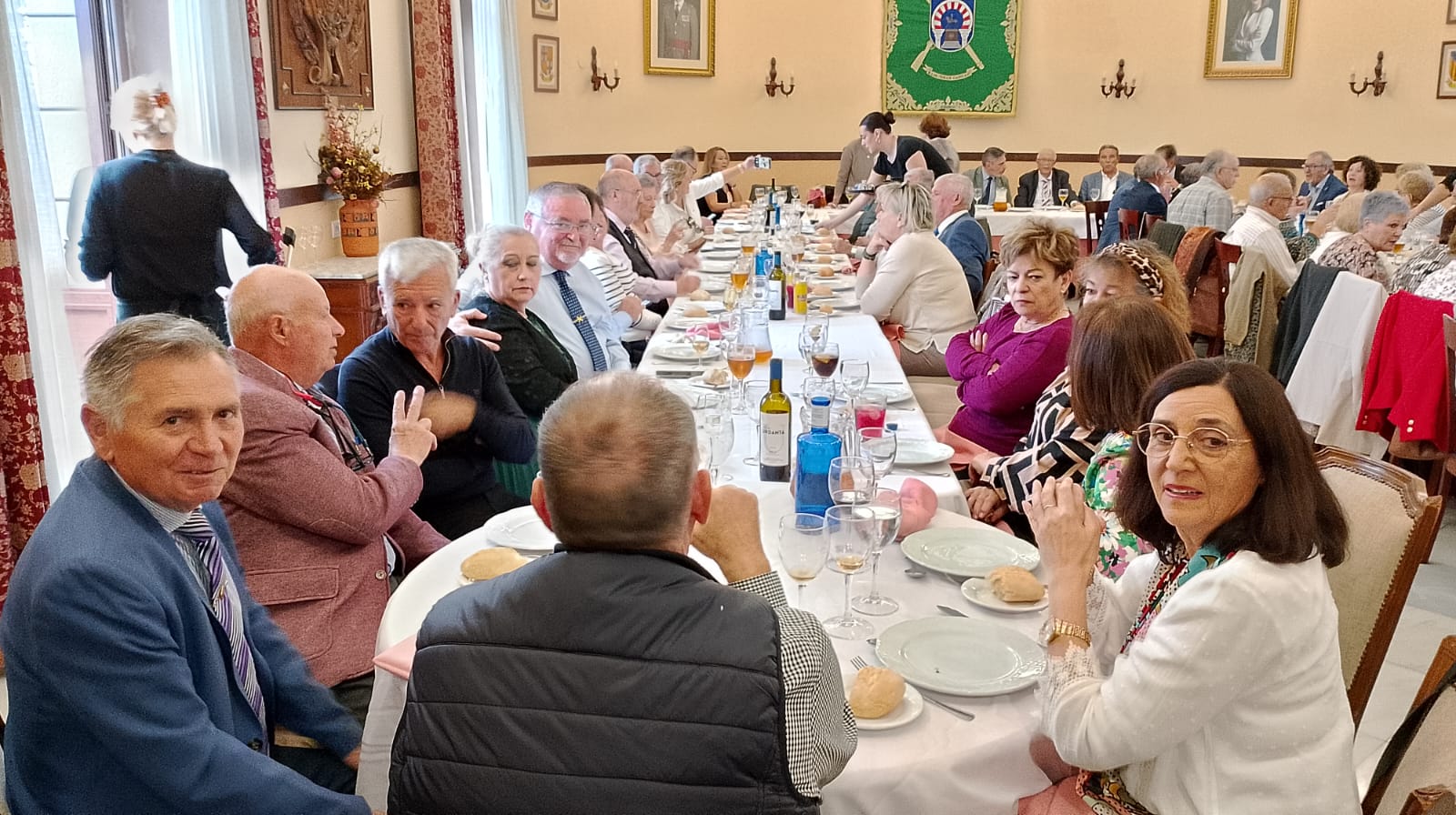 El homenaje a las parejas de los guardias civiles retirados en Córdoba, en imágenes