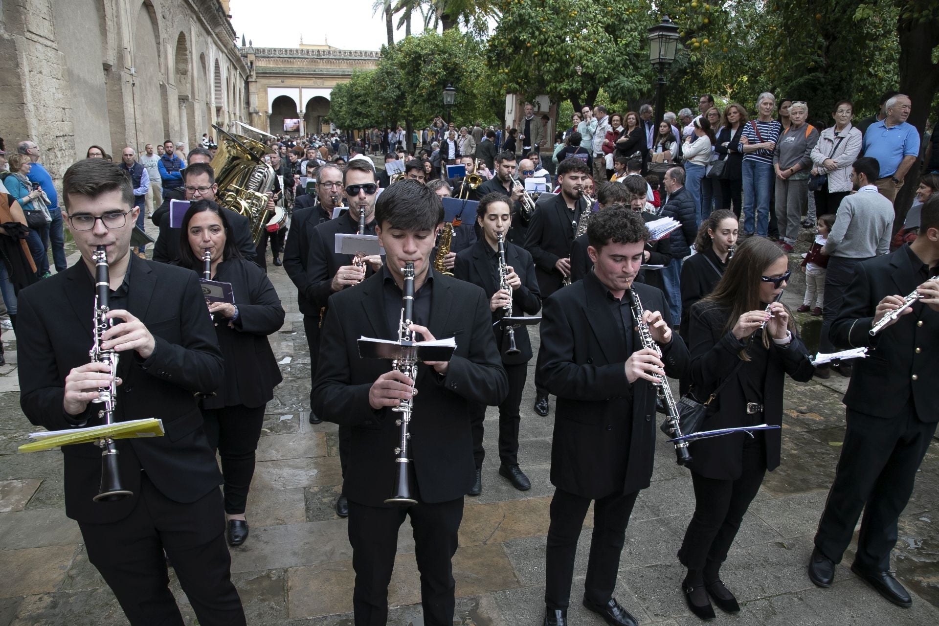 La alegre peregrinación de San Acisclo, Santa Victoria y San Pelagio en Córdoba, en imágenes