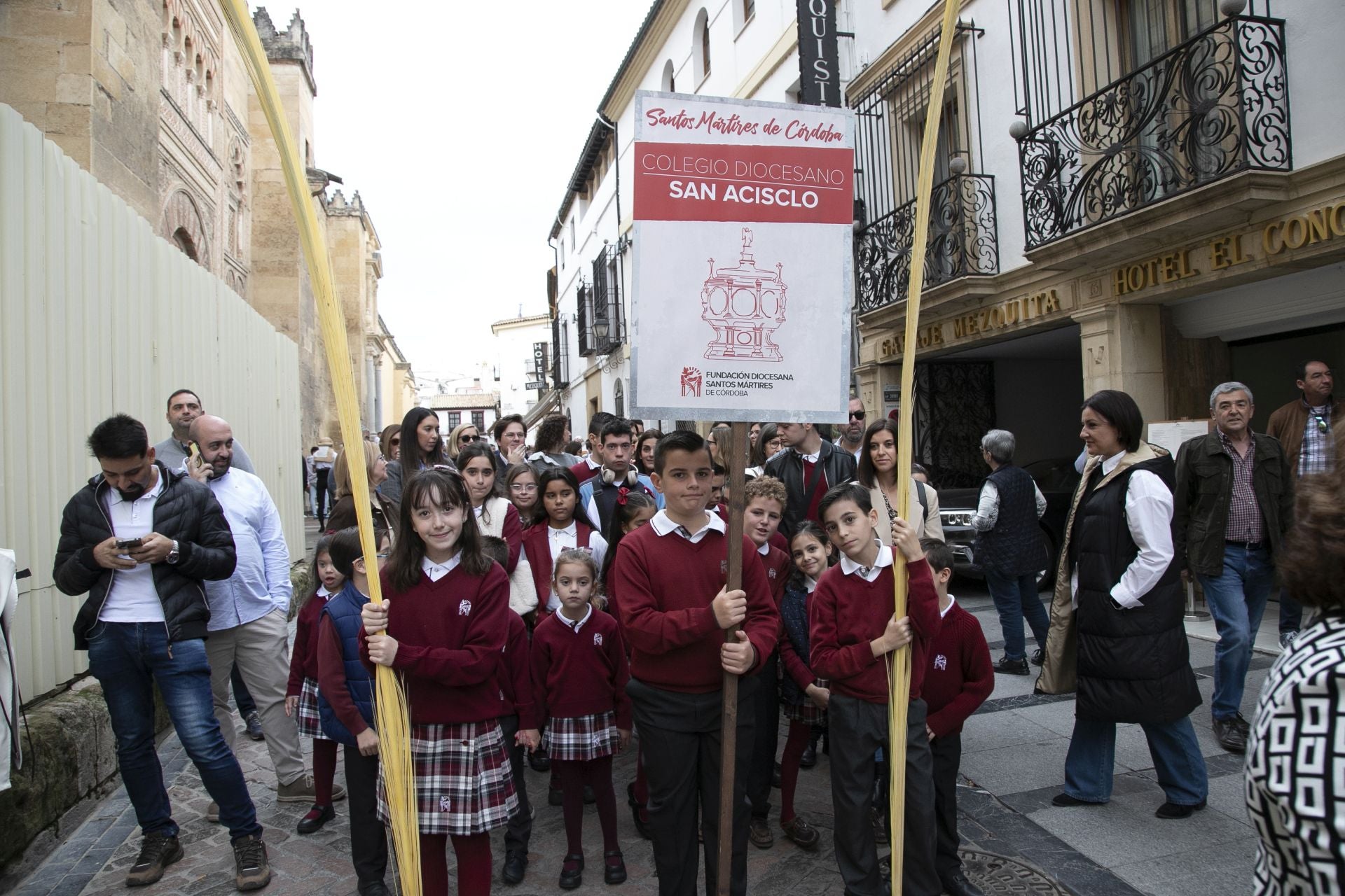 La alegre peregrinación de San Acisclo, Santa Victoria y San Pelagio en Córdoba, en imágenes