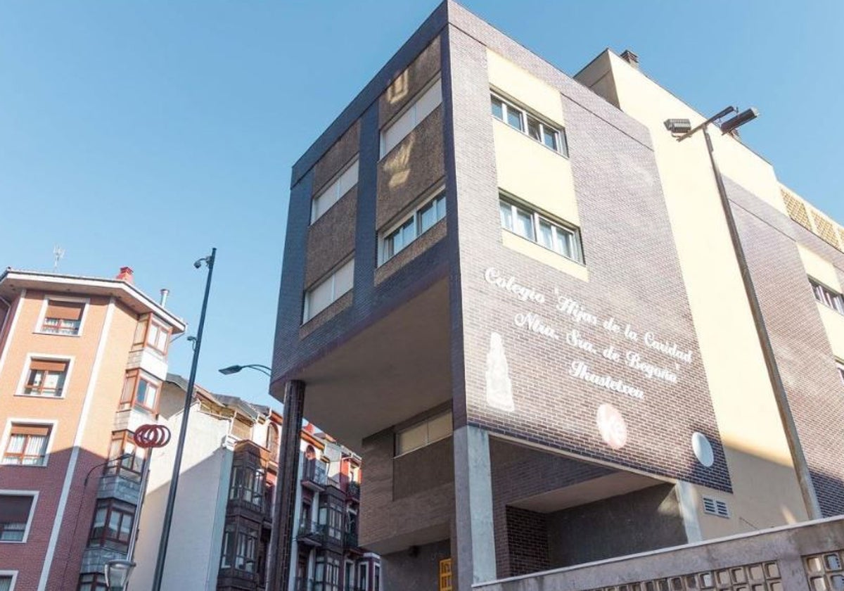 Exterior del colegio en el que ocurrieron los hechos durante meses