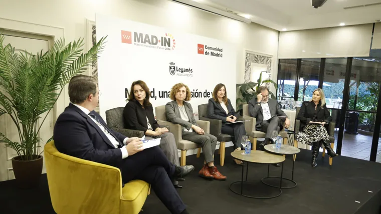 José Eugenio Marín (moderador), Valle Alañón, Edurne del Arco, Pedro de Bernardo e Inmaculada Peiró