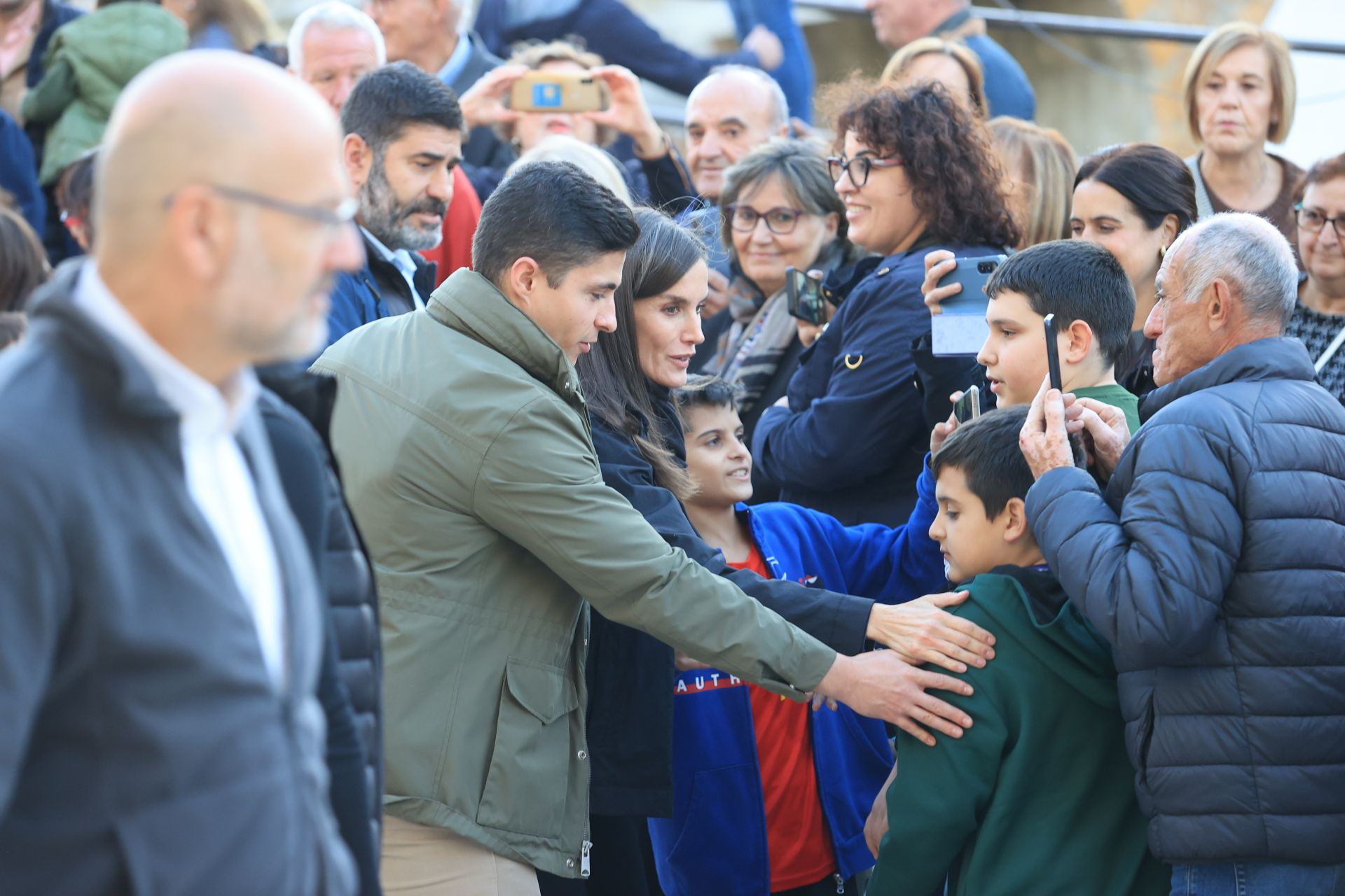 Las imágenes del multitudinario recibimiento a los Reyes en Letur