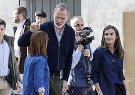 Última hora de la visita de los Reyes y Mazón a los pueblos afectados por la DANA de Valencia hoy, en directo