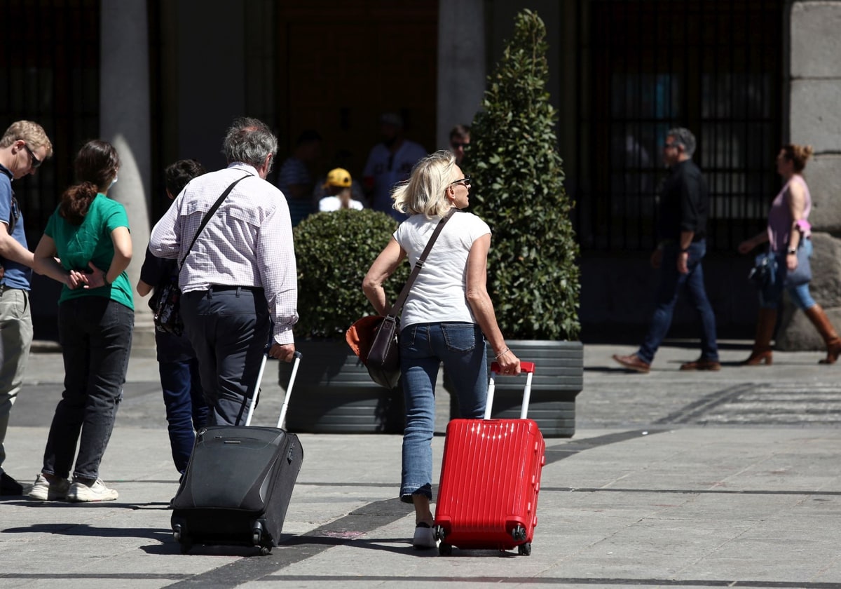 Turistas por las calles de Toledo