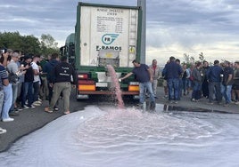 La patronal del transporte pide «contundencia» al Gobierno por los ataques de agricultores franceses a los camioneros