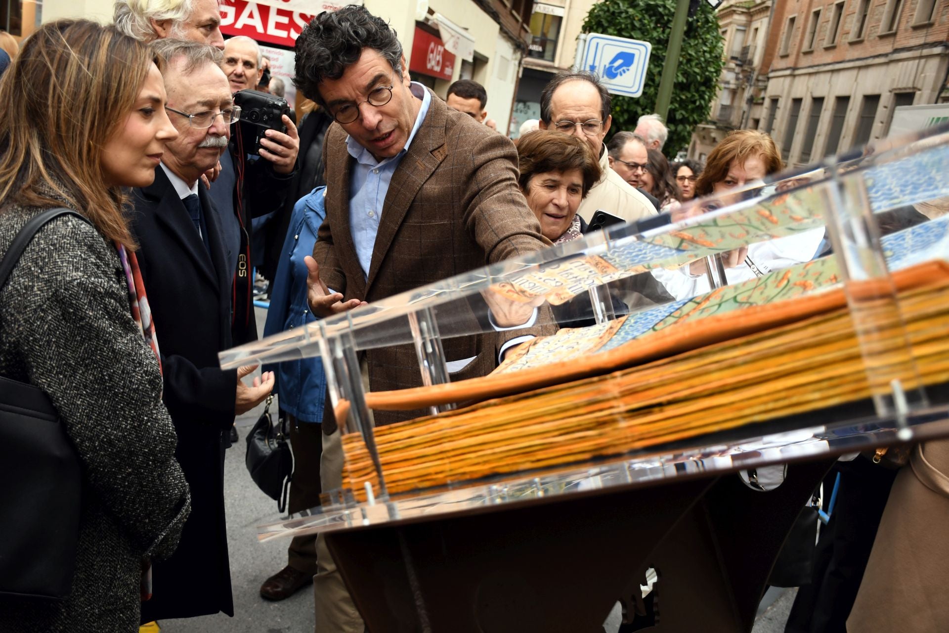 Talavera ya expone una réplica en cerámica de la Tábula Rogeriana del autor ceutí Al-Idrisi