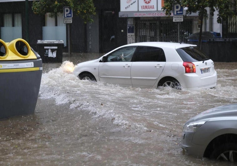 limpieza-coche-inundaciones-malaga-kjyE-U603381278911R9H-758x531@diario_abc.jpg