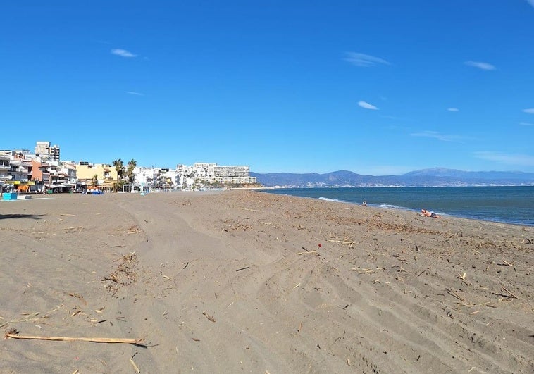 playa-torremolinos-limpieza-kBvC-U603382061476U3-758x531@diario_abc.jpg