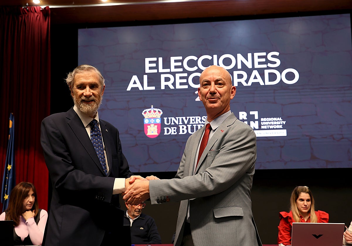 El rector saliente y el entrante, tras conocer los resultados