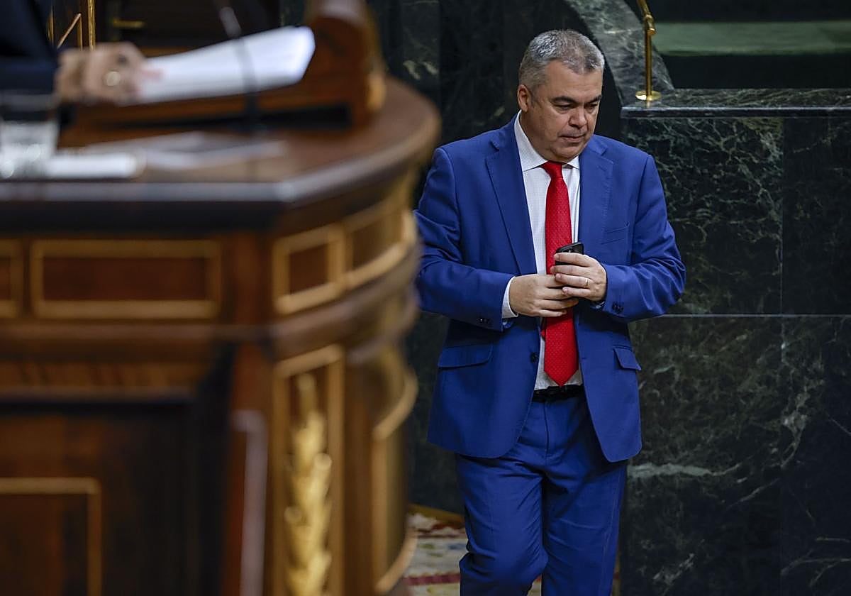 El diputado socialista Santos Cerdán durante el pleno del Congreso, este jueves