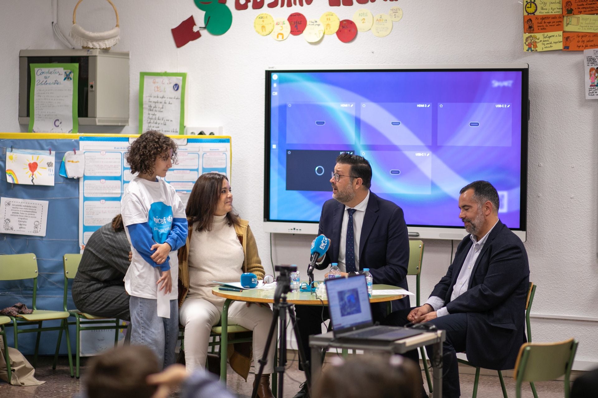 La visita del consejero de Educación al colegio San Lucas y María de Toledo