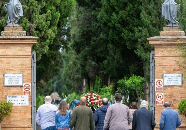 entierro-cementerio-sevilla-k6AD-U603385916876BEF-758x531@diario_abc.JPG