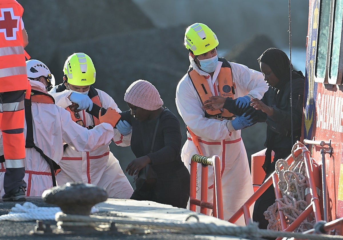 Salvamento Marítimo ha rescatado este martes al sur de El Hierro a 132 migrantes