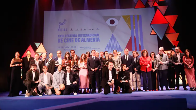 Foto de familia de los premiados en la gala 'Almería en corto' de Fical