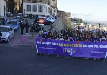PSOE e IU critican al equipo de gobierno por eliminar la «histórica marcha» del 25N en Toledo