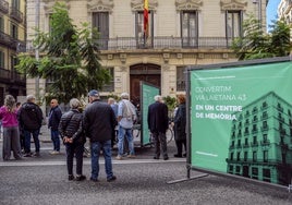 Presión para exigir la salida de la Policía del edificio de Vía Layetana de Barcelona