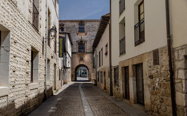 Imagen principal - El pueblo de Burgos con arquitectura medieval que es considerado la &#039;cuna de Castilla&#039;: dónde está y cómo llegar