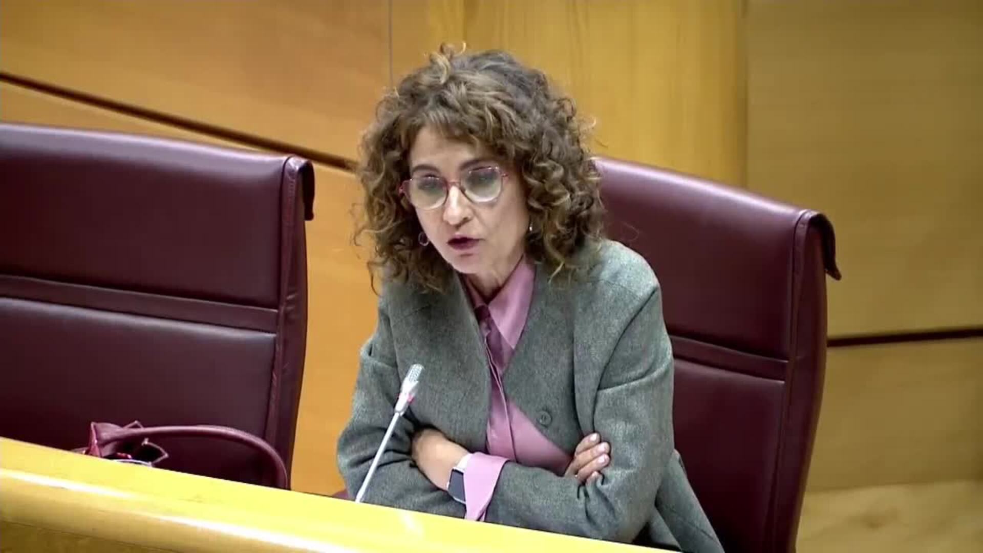 Montero dice en el Senado que pone &quot;la mano en el fuego&quot; por Cerdán y su jefe de gabinete